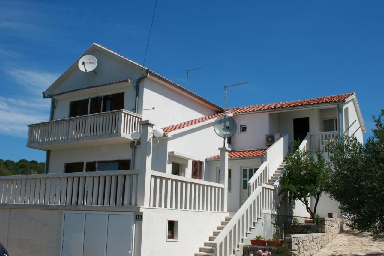 Apartments With A Parking Space Jezera, Murter - 5079 מראה חיצוני תמונה